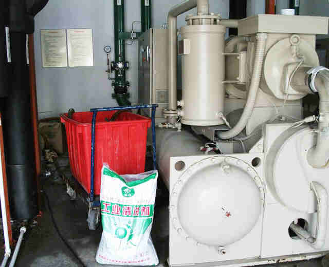 中央空调冷凝器清洗；冷凝器清洗；冷凝器水垢
